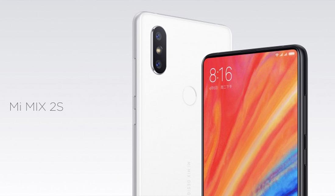 گوشی شیائومی Mi Mix 2S در رنگ سفید از نمای نزدیک