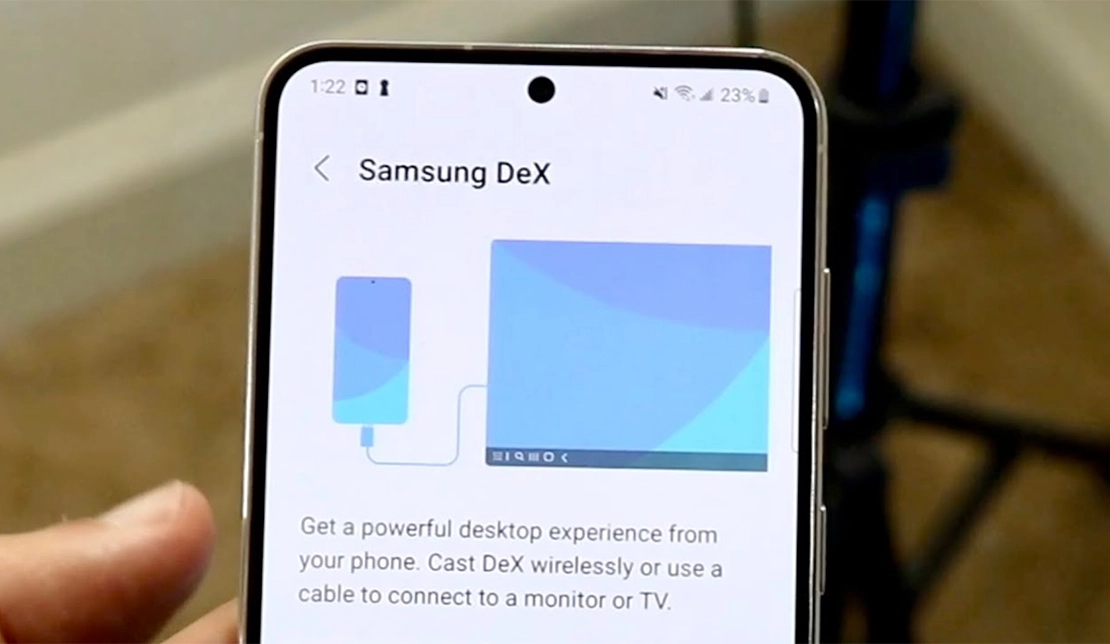 نمایش اتصال فناوری Samsung DeX در گوشی