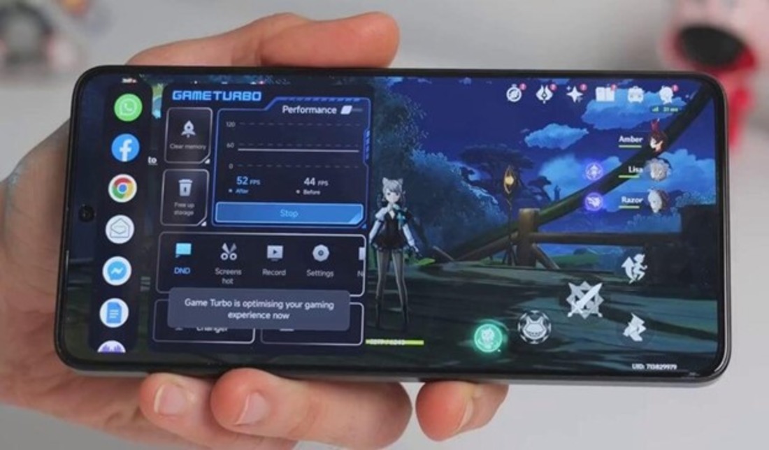 اجرای بازی در گوشی poco x5 pro از نمای صفحه نمایش
